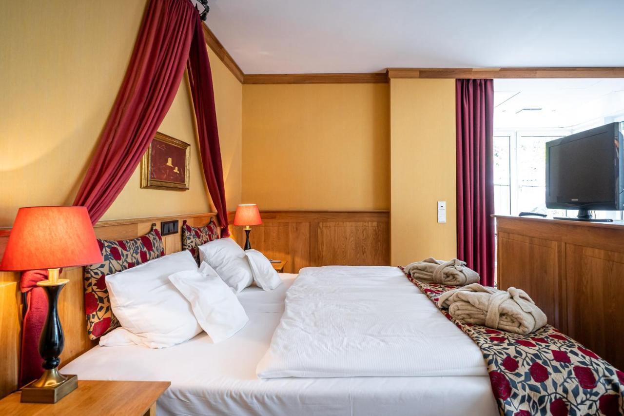 Waldhotel Tannenhaeuschen Везель Экстерьер фото