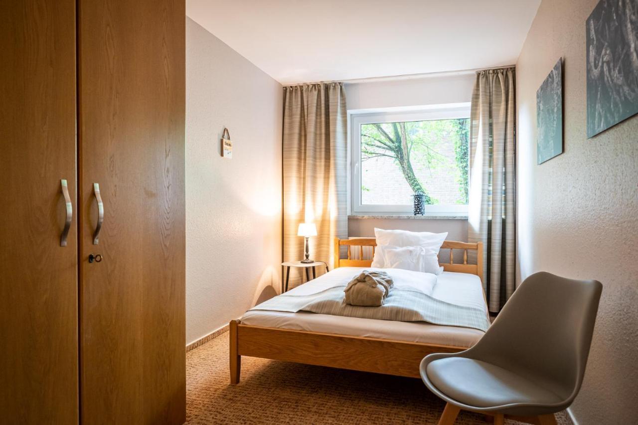 Waldhotel Tannenhaeuschen Везель Экстерьер фото
