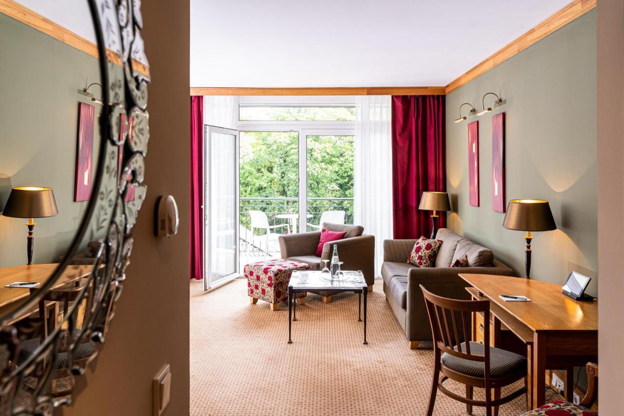 Waldhotel Tannenhaeuschen Везель Экстерьер фото