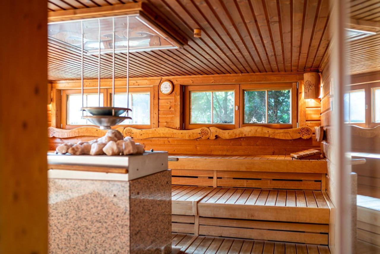 Waldhotel Tannenhaeuschen Везель Экстерьер фото