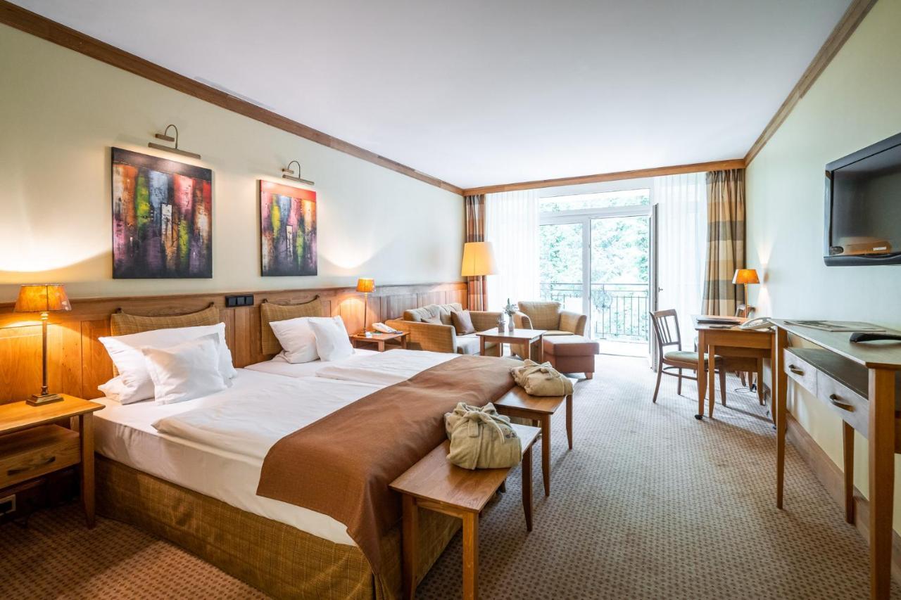 Waldhotel Tannenhaeuschen Везель Экстерьер фото