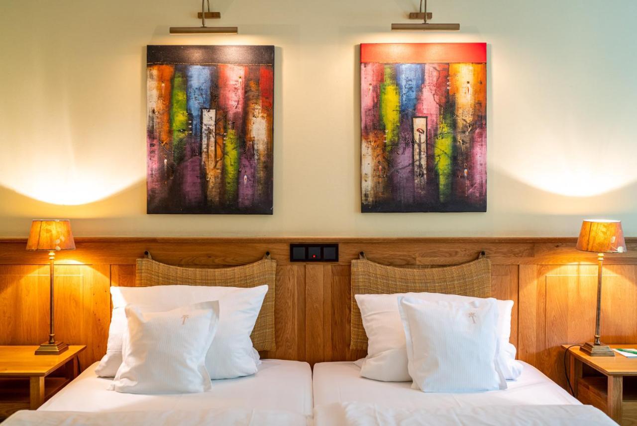 Waldhotel Tannenhaeuschen Везель Экстерьер фото