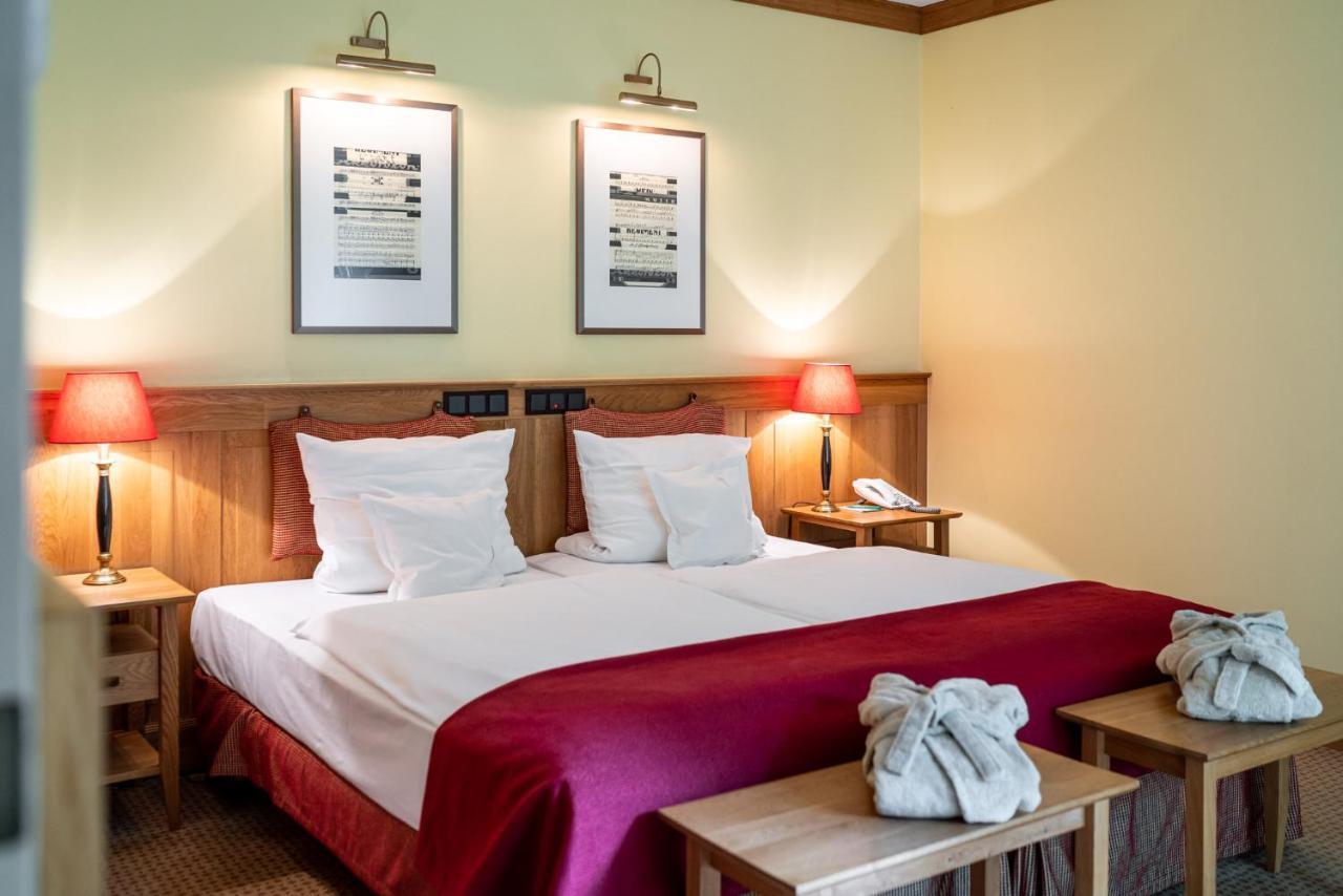Waldhotel Tannenhaeuschen Везель Экстерьер фото